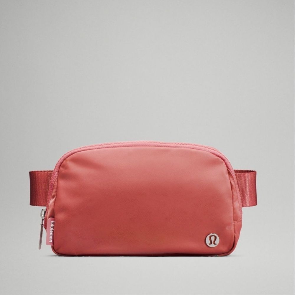 Lululemon Everywhere Belt Bag Brier Rose